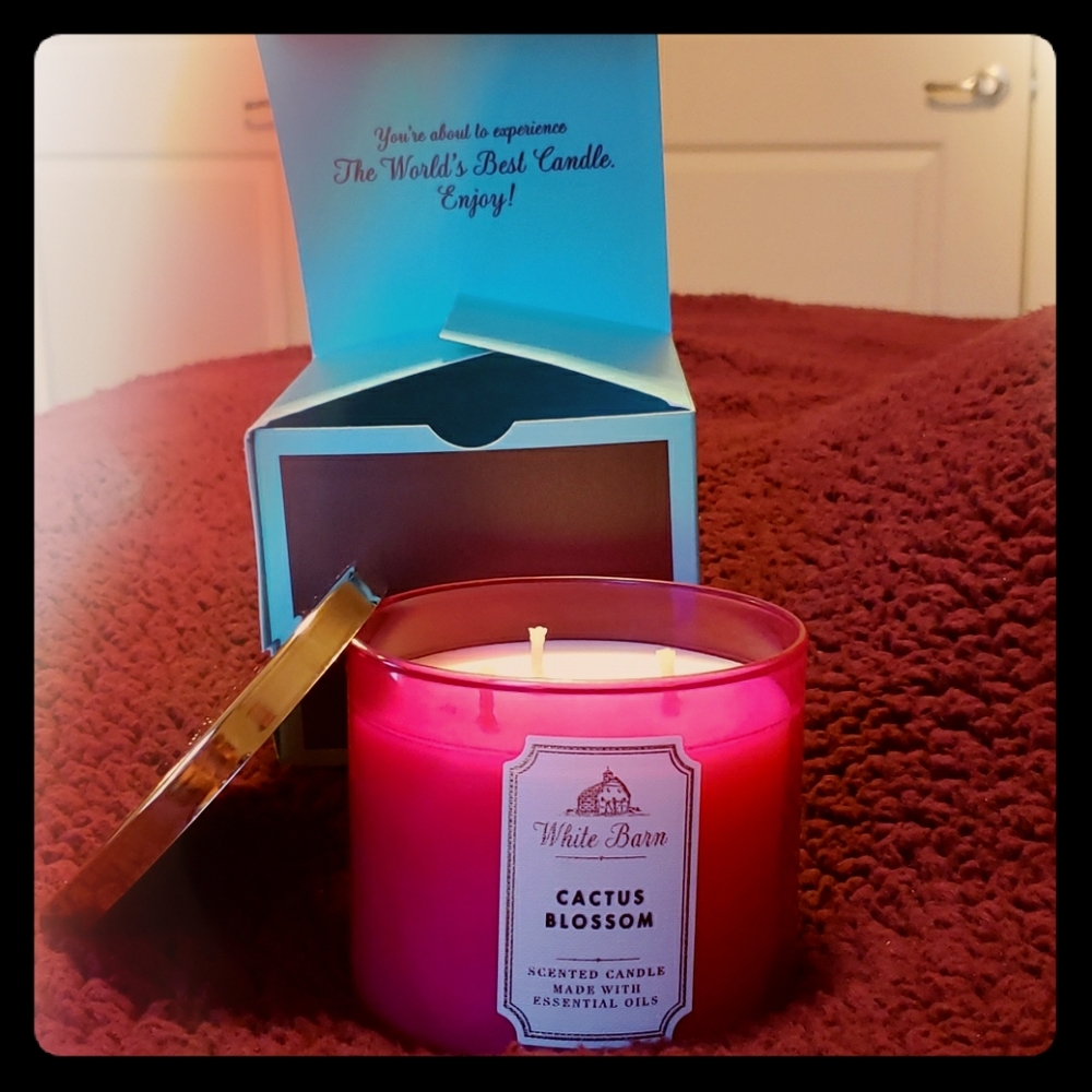 White Barn Scented Candle